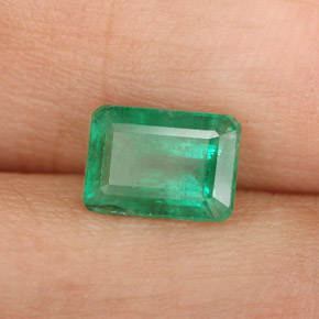 Émeraude vert naturelle taille émeraude, 1,08 ct, SI-I1