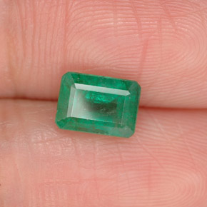 Émeraude Vert naturelle Taille émeraude, 1.12 ct, SI-I1