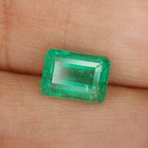 Émeraude vert naturelle taille émeraude, 1,07 ct, SI-I1