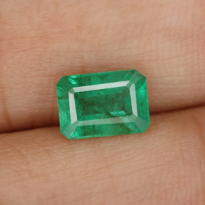Émeraude vert naturelle taille émeraude, 0,94 ct, SI