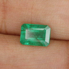 Émeraude vert naturelle taille émeraude, 0,94 ct, SI