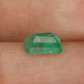 Émeraude vert naturelle taille émeraude, 0,94 ct, SI