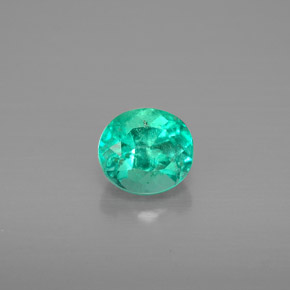 Émeraude Vert naturelle Coupe ovale, 0.74 ct, VS-SI
