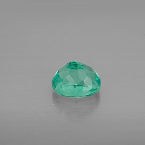 Émeraude Vert naturelle Coupe ovale, 0.74 ct, VS-SI