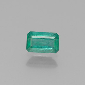 Émeraude vert naturelle taille émeraude, 0,38 ct, SI-I1