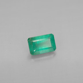 Émeraude vert naturelle taille émeraude, 0,58 ct, VS-SI