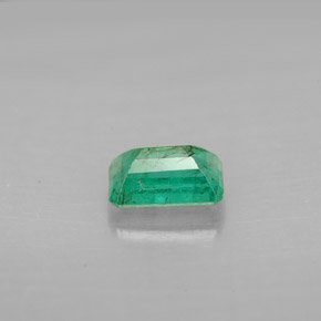 Émeraude vert naturelle taille émeraude, 0,60 ct, VS-SI