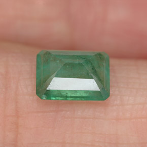 Émeraude vert naturelle taille émeraude, 1,31 ct, VS-SI