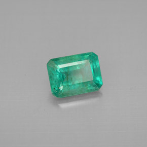 Émeraude vert naturelle taille émeraude, 1,37 ct, VS-SI