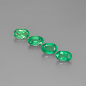 Achetez naturel ct vert émeraude gems, coupe ovale, en provenance colombie chez gemselect. en stock, livraison internationale!