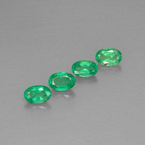 Achetez naturel ct vert émeraude gems, coupe ovale, en provenance colombie chez gemselect. en stock, livraison internationale!