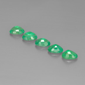 Achetez naturel ct vert émeraude gems, coupe ovale, en provenance colombie chez gemselect. en stock, livraison internationale!