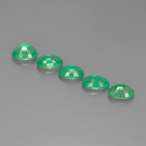 Achetez naturel ct vert émeraude gems, coupe ovale, en provenance colombie chez gemselect. en stock, livraison internationale!