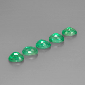 Achetez naturel ct vert émeraude gems, coupe ovale, en provenance colombie chez gemselect. en stock, livraison internationale!