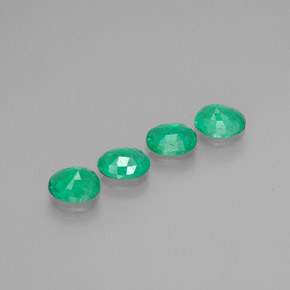 Achetez naturel ct vert émeraude gems, coupe ovale, en provenance colombie chez gemselect. en stock, livraison internationale!