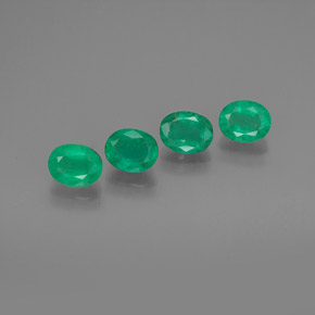 Achetez naturel ct vert émeraude gems, coupe ovale, en provenance colombie chez gemselect. en stock, livraison internationale!