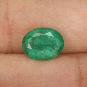 Émeraude vert naturelle coupe ovale, 1,58 ct, I1
