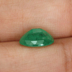 Émeraude vert naturelle coupe ovale, 1,58 ct, I1