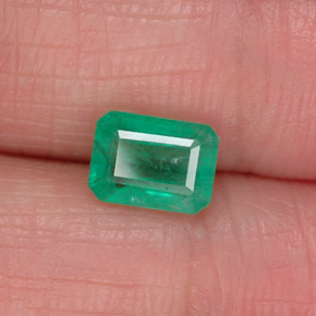 Émeraude vert naturelle taille émeraude, 1,07 ct, SI-I1