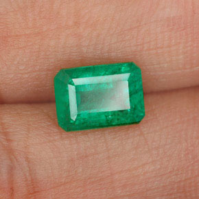 Émeraude vert naturelle taille émeraude, 0,97 ct, I1