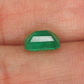 Émeraude vert naturelle taille émeraude, 0,97 ct, I1