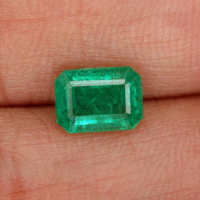 Émeraude vert naturelle taille émeraude, 1,15 ct, I1