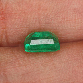 Émeraude vert naturelle taille émeraude, 1,15 ct, I1