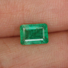 Émeraude vert naturelle taille émeraude, 0,88 ct, I1