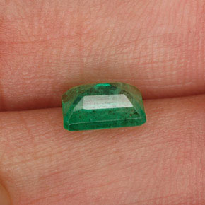 Émeraude vert naturelle taille émeraude, 0,88 ct, I1