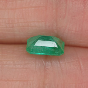 Émeraude vert naturelle taille émeraude, 0,86 ct, I1