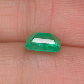 Émeraude vert naturelle taille émeraude, 0,89 ct, I1