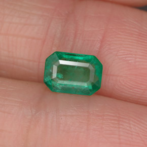 Émeraude vert naturelle taille émeraude, 0,86 ct, I1