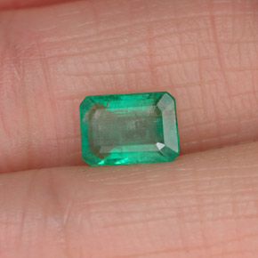 Émeraude vert naturelle taille émeraude, 0,94 ct, I1