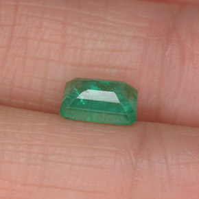 Émeraude vert naturelle taille émeraude, 0,94 ct, I1
