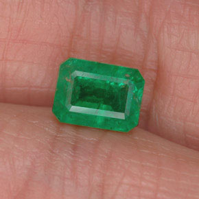 Émeraude vert naturelle taille émeraude, 0,94 ct, SI-I1