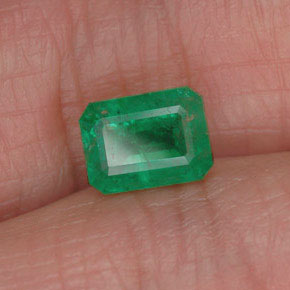 Émeraude vert naturelle taille émeraude, 0,94 ct, SI-I1