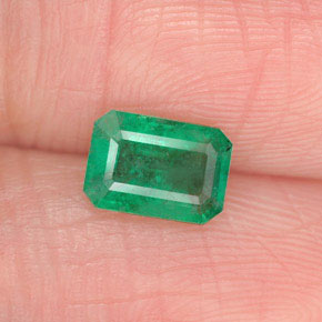 Émeraude vert naturelle taille émeraude, 0,67 ct, SI-I1