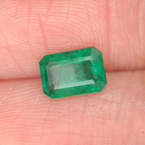 Émeraude vert naturelle taille émeraude, 0,67 ct, SI-I1