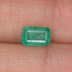 Émeraude vert naturelle taille émeraude, 0,61 ct, SI-I1