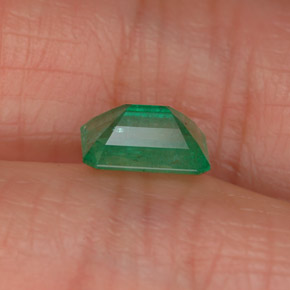 Émeraude vert naturelle taille émeraude, 0,81 ct, SI-I1