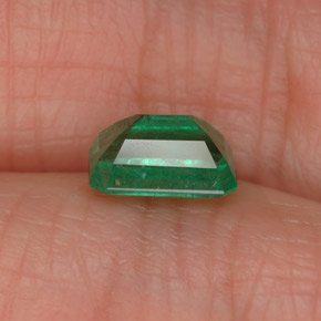 Émeraude vert naturelle taille émeraude, 0,96 ct, SI-I1