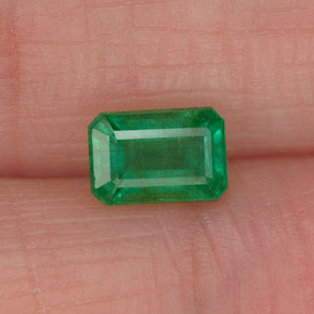 Émeraude vert naturelle taille émeraude, 0,72 ct, SI-I1