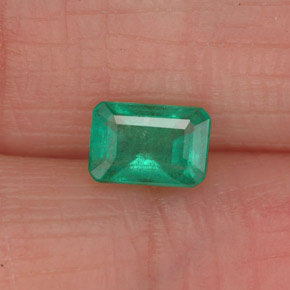 Émeraude vert naturelle taille émeraude, 0,49 ct, SI-I1