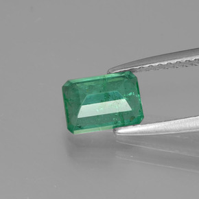 Émeraude vert naturelle taille émeraude, 0,83 ct, I1