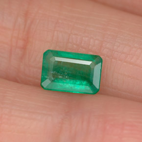 Émeraude vert naturelle taille émeraude, 0,83 ct, SI-I1