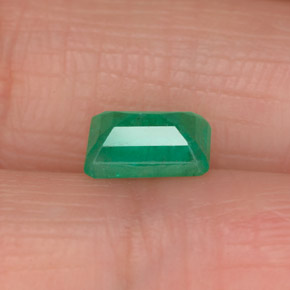 Émeraude vert naturelle taille émeraude, 0,83 ct, SI-I1
