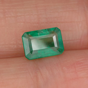 Émeraude vert naturelle taille émeraude, 0,94 ct, SI-I1