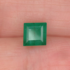 Émeraude vert naturelle carré, 0,75 ct, I1
