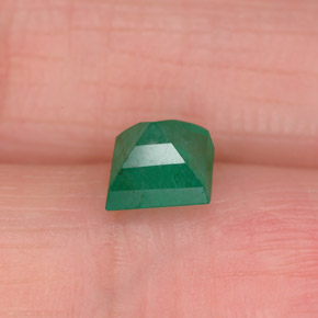 Émeraude vert naturelle carré, 0,75 ct, I1