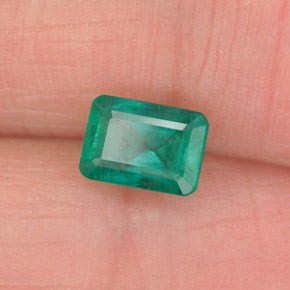 Émeraude vert naturelle taille émeraude, 0,70 ct, SI-I1